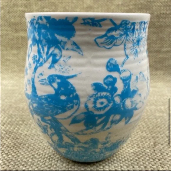 Anthropologie monogrammed letter E mug - Picture 5 of 9